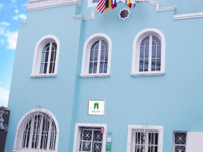 Red Llama Eco-Hostel