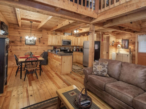 Jalyns Treehouse by Eagles Ridge Resort