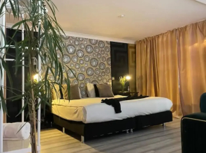 The Exclusive Jacuzzi Apartment