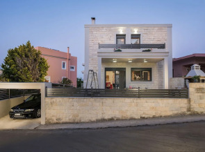 Beautiful Pool Villa for Relaxing Family Holidays