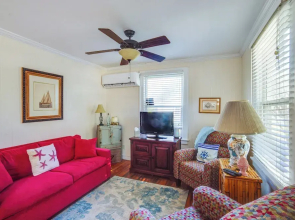 5 Mi to Downtown Beaufort: Pet-friendly Cottage!