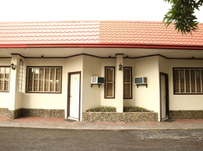 Mayon View Garden Apartelle & Restaurant