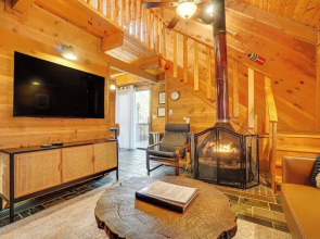 Sautee Nacoochee Mtn Paradise w/ Spacious Deck!