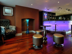 The Crescent Victoria Hotel