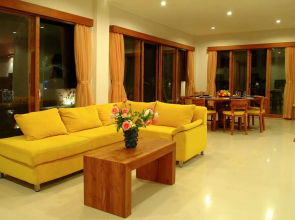 Blue Rose Villa