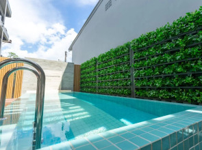 Отель Recenta Style Phuket Town