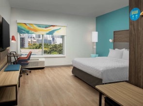 Tru by Hilton Miami West Brickell