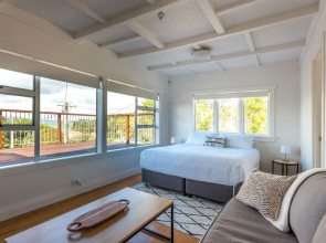 Moana Cottage