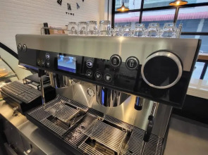 Siam Subway Hostel and Café