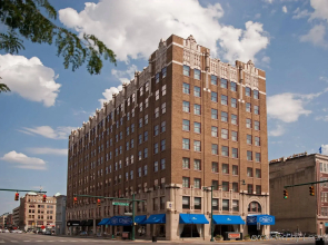 Hampton Inn Indianapolis Downtown Across from Circle Centre