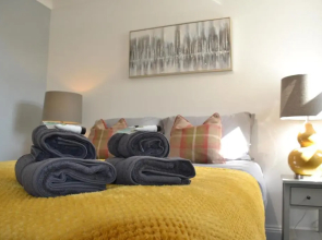 Oak Tree Boutique Apartment - 2 Bedrooms Apartment - Stayseekers