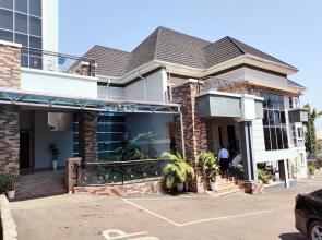Easton Hill Continental Hotel
