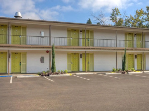 Inn at the Commons