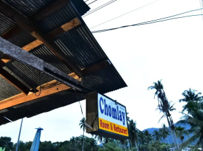 Chomlay Room & Restaurant
