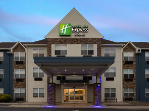Holiday Inn Express & Suites Wyomissing by IHG