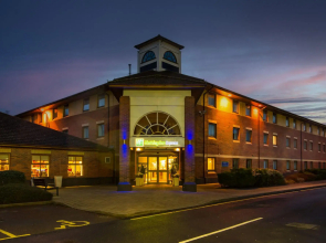 Holiday Inn Express WARWICK M40, JCT.15