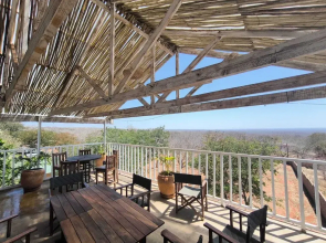 Room in Lodge - Luxury Suite 1 in Boutique Lodge With Free Savannah Adventures 4x4 City Tour