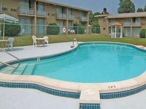 Williamsburg Travel Inn