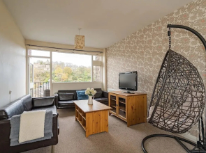 Royal Mile 2BR Apartment Private Balcony