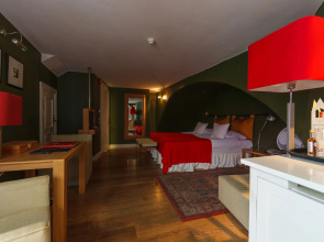 The Three Sisters Hotel