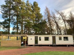 Lovely Semi-rural Caravan & Hot Tub - Sleeps Fam 6
