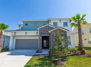 Stunning 6 bed Villa With Modern Decor and South Facing Pool and spa Overlooking Water - 371