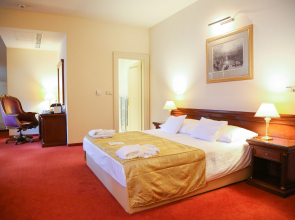 Savoy Westend Hotel