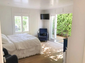 Stunning and Modern 4 Bedroom Townhouse Near Kohi Beach