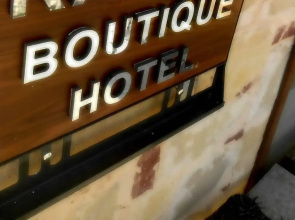 Kaktus Boutique  Side