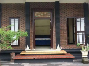 Lotus 2 Guest House