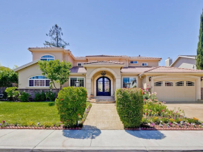 Private Luxury Guest House/ Suite / Executive 1 Bedroom Apts