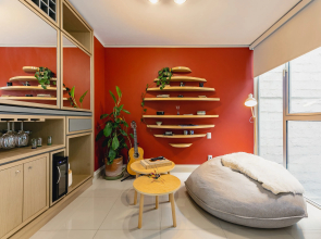 Artsy, Hi-Tech Condo in the Heart of Roma
