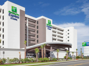Holiday Inn Express & Suites Panama City Beach - Beachfront by IHG