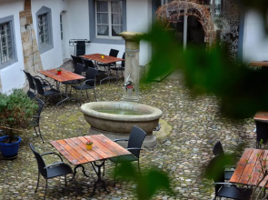 Zur Waag
