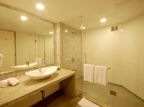 Seasons Hotel - Rajkot