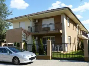 Dinda Apartman