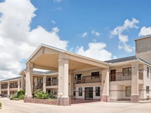 Days Inn by Wyndham El Campo TX