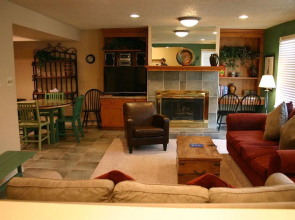 Ten Mile Haus by Copper Vacations