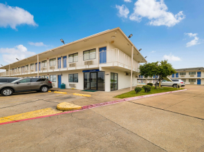 Motel 6 Greenville, TX