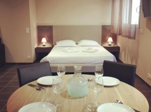 Villa Serafina Apartments