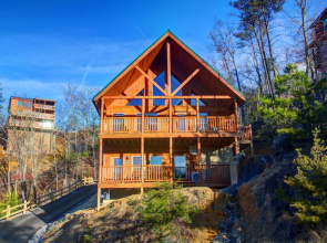Poolin' Around - 1 Br cabin by RedAwning