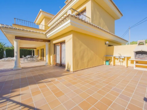 Villa - 6 Bedrooms with Pool and WiFi - 104983