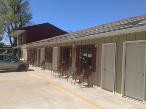 Roundtop Mountain Vista - Cabins and Motel