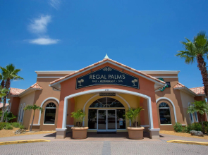 Cozy Home at Luxury Resort Regal Palm 206