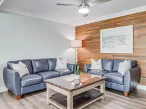 Coast Oaks Cottage 5 1 Bedroom Cottage by RedAwning