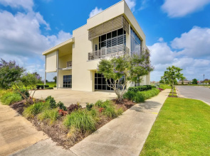 Lake Charles Retreat w/ Fireplace Near Casinos!