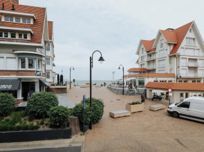 Seaview Apartment in De Haan for two