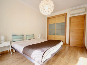 Cozy Orange Telheiras Apartment