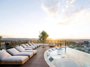 Top Floor Luxury Apartment Rooftop Pool CBD