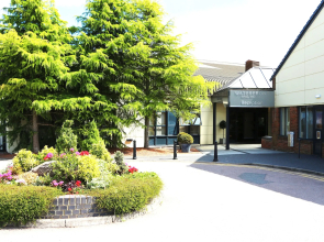 Drift Inn (Formerly The Waterfront Hotel)